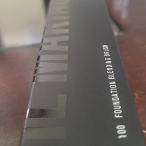 IL Makiage Foundation Blending Brush #100